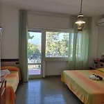 Guardacosta 4*