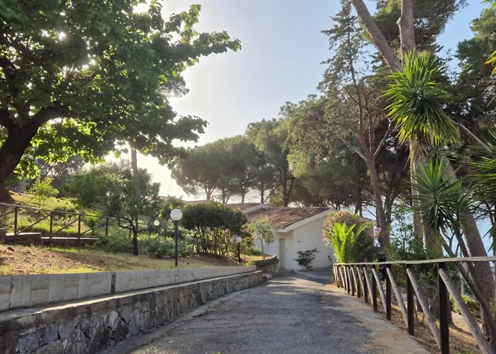 Guardacosta 4* Diamante