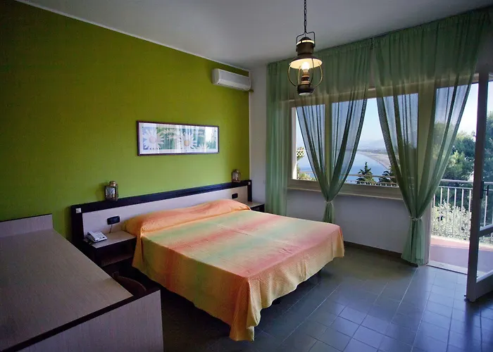 Guardacosta 4* Diamante